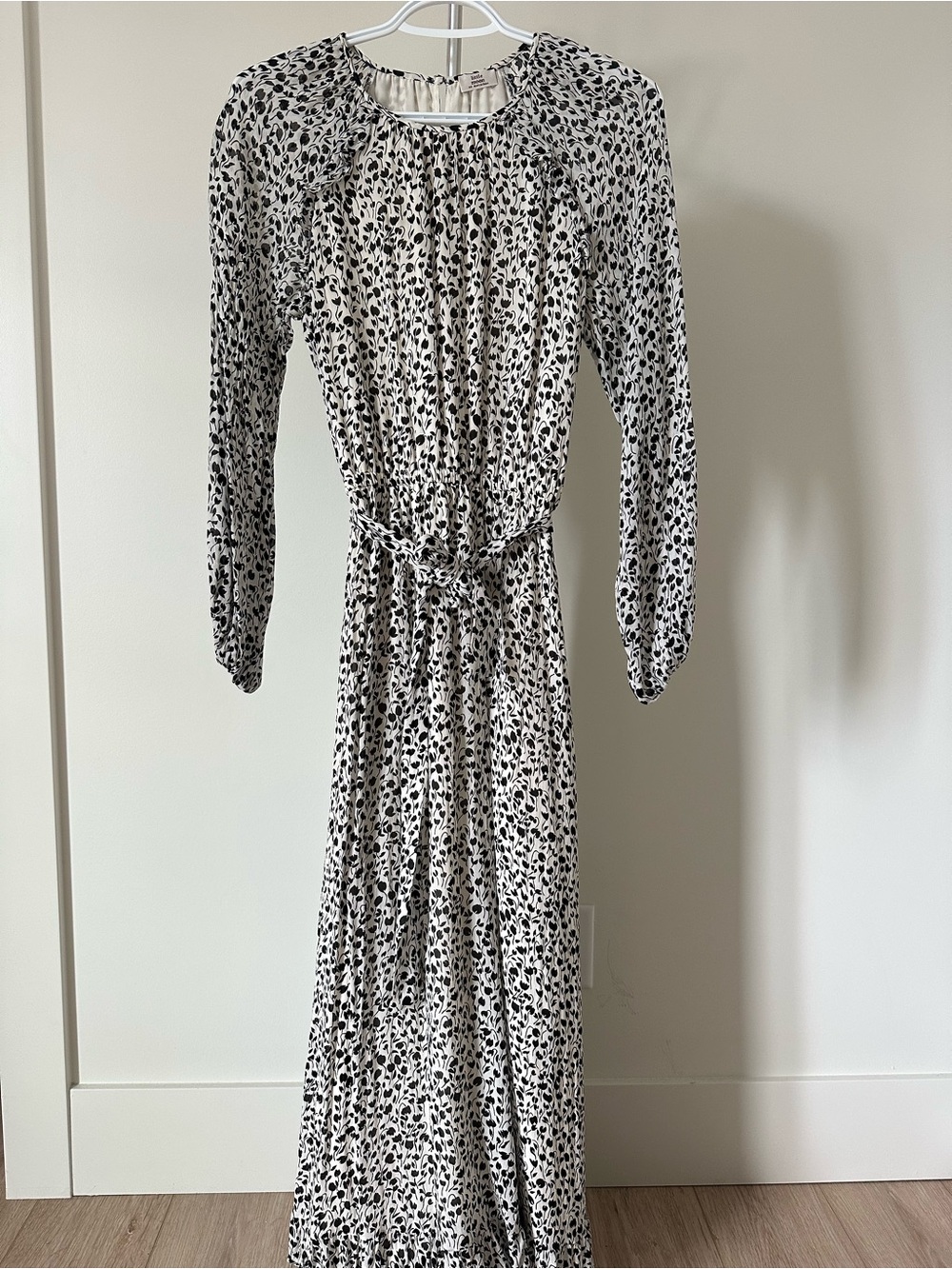 Aritzia Black & White Printed Long Sleeve Maxi Dress